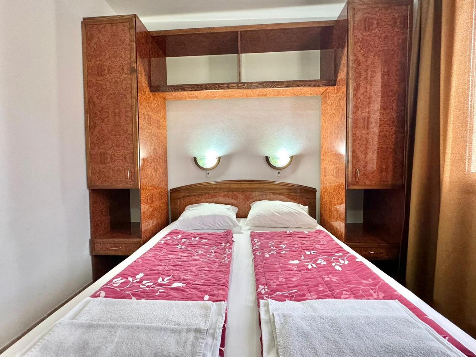 Hotel Grbalj Будва Экстерьер фото